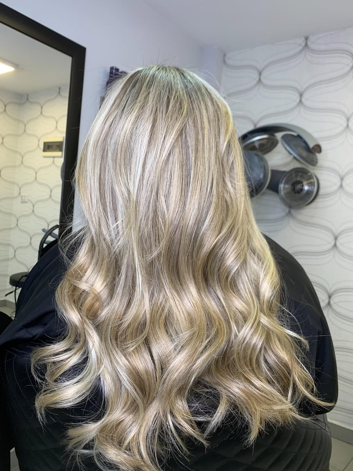 5X5 HD Lace Front Wig T18/613 Creamy Platinum Balayage color 180% Density 18inch-32inch