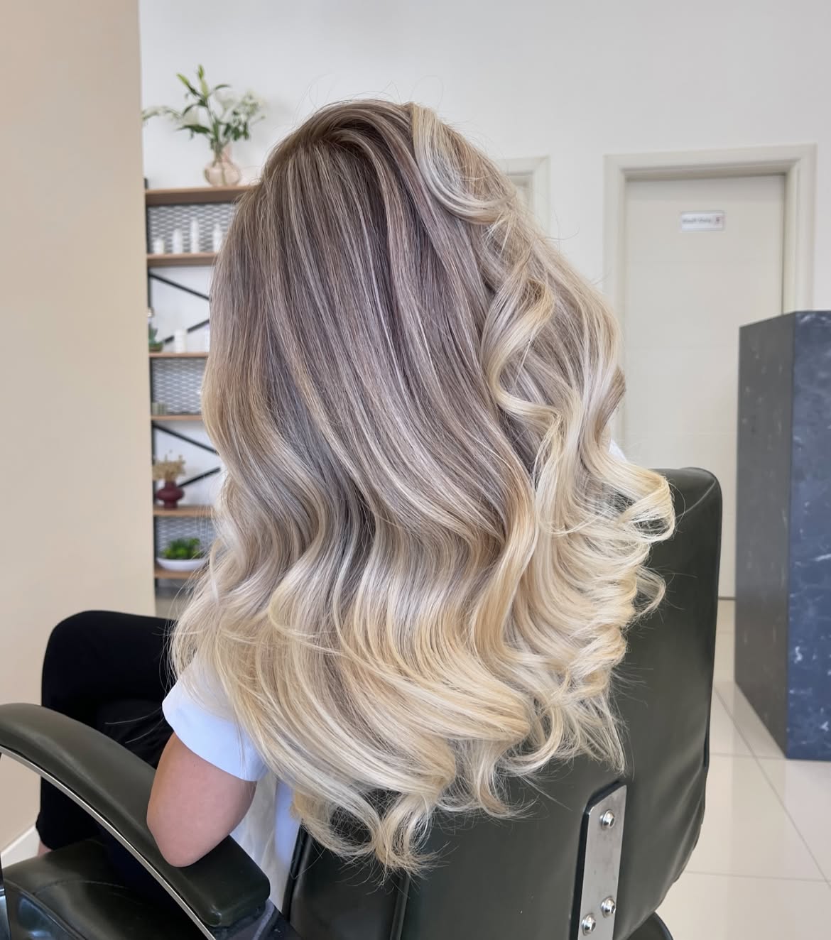 5X5 HD Lace Front Wig T1B/22 Ash Bronde Balayage Highlight color 180% Density 18inch-32inch