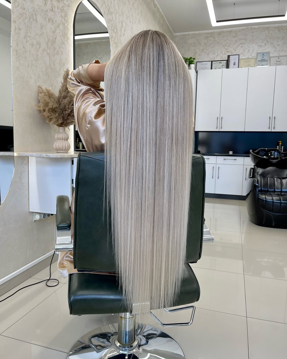 5X5 HD Lace Front Wig #60 Silver Ash Blonde color 180% Density 18inch-32inch